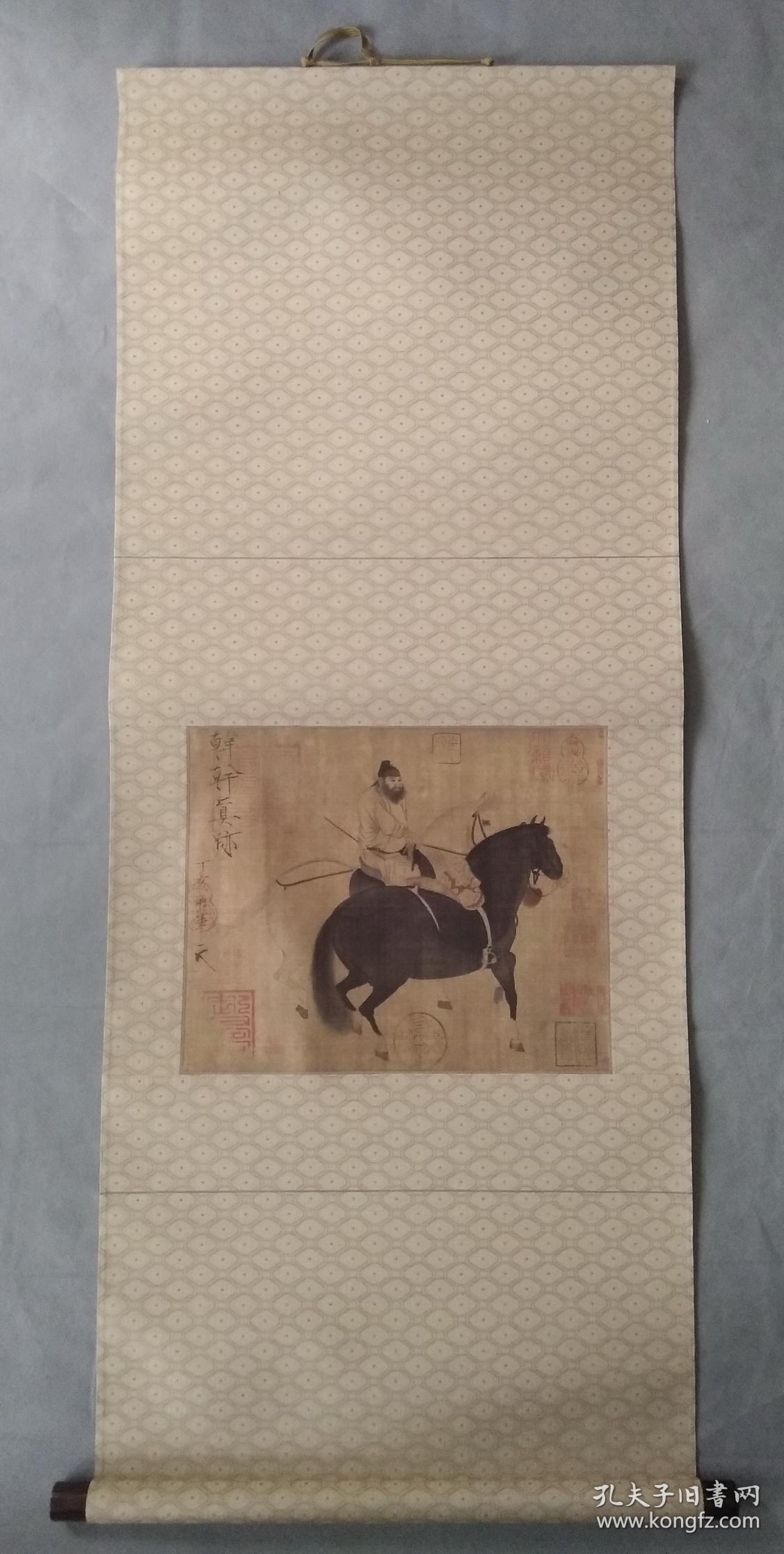 美品《唐 韩干 牧马图》设色 绫裱 立轴 宋徽宗赵佶瘦金体题签 台北