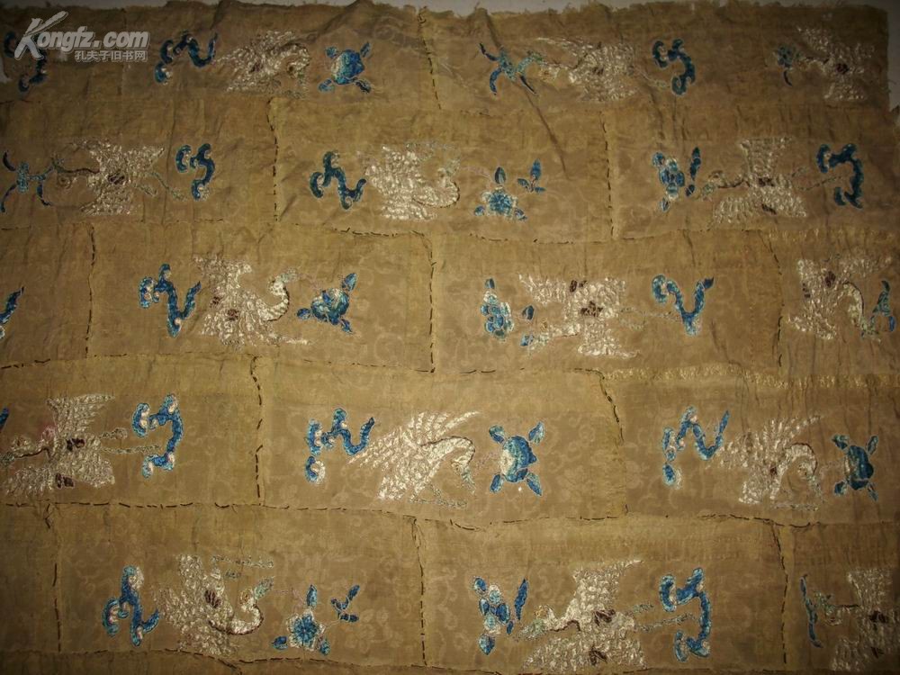 清代老绣品---黄底盘金绣[百鹤图].用100个仙鹤拼接而成.