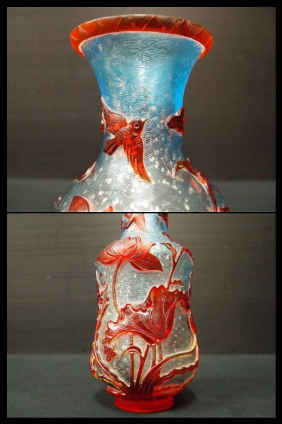 清乾隆玻璃器透明料阳线鱼跃荷花鸟鹊瓶