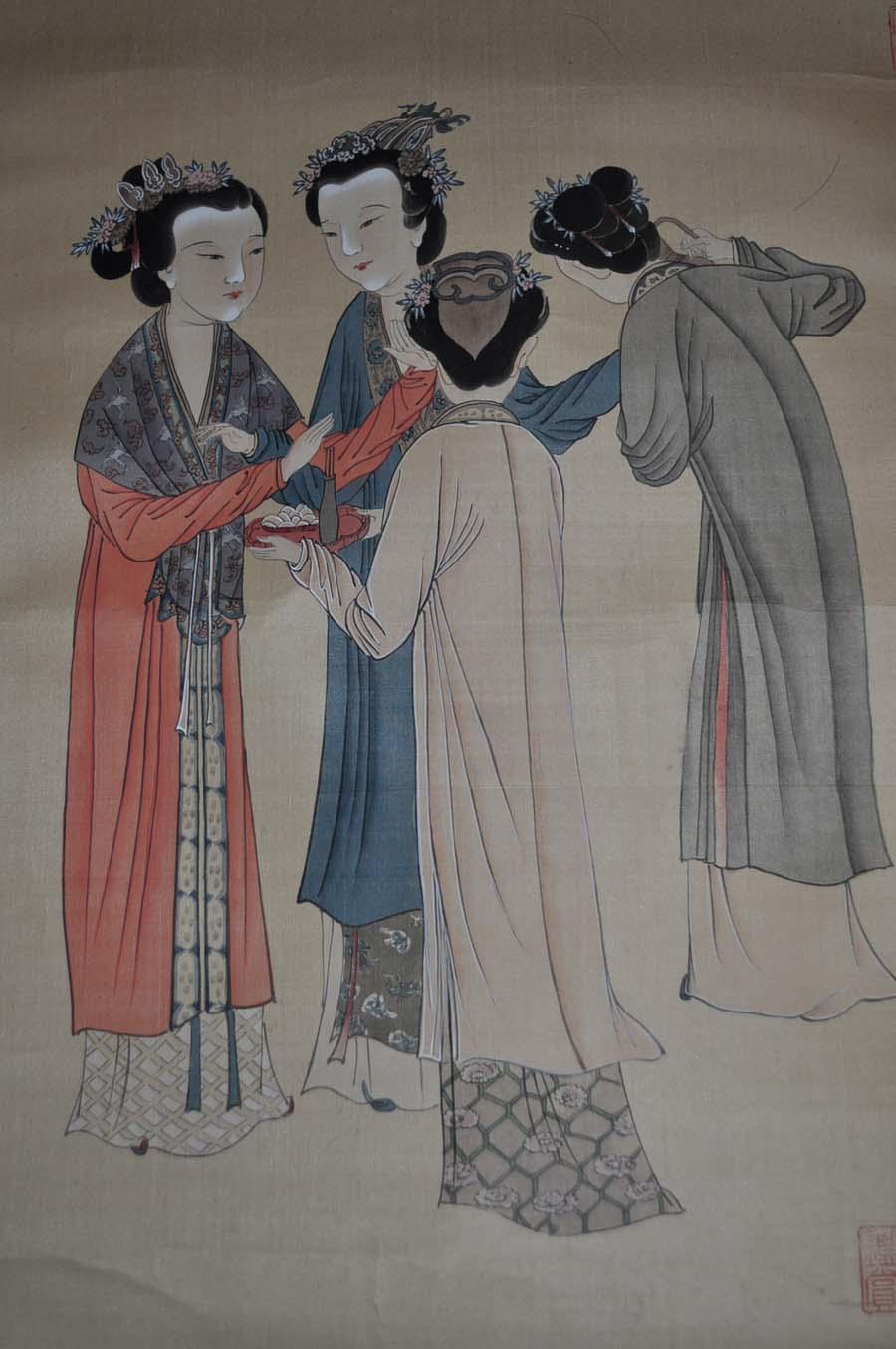 【唐寅】绢本 仕女图 画工绝精 雍容典雅 精裱镜片 画心80x38cm