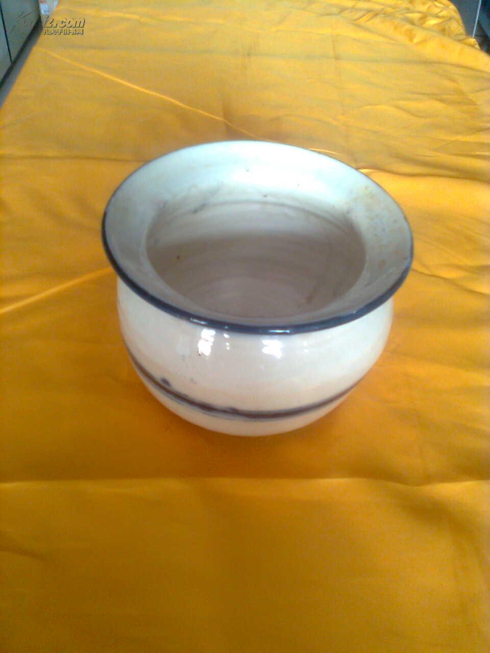 民国老瓷器----------------蓝带痰盂---------------高13.