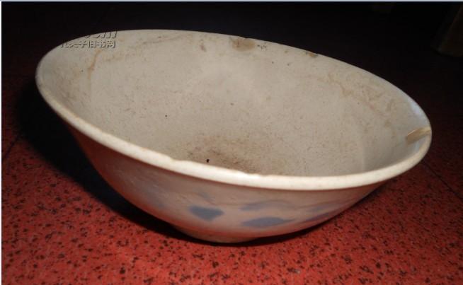 蓝花瓷碗一个(15.5*6cm)