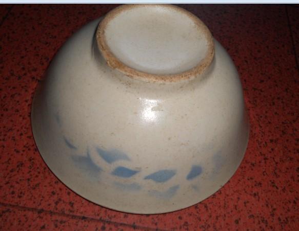 蓝花瓷碗一个(15.5*6cm)