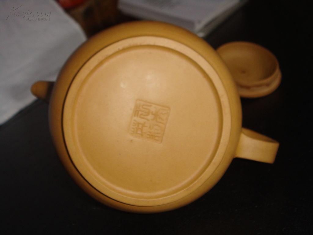 名家紫砂壶:王秀英款老段泥紫砂壶(编号z002)