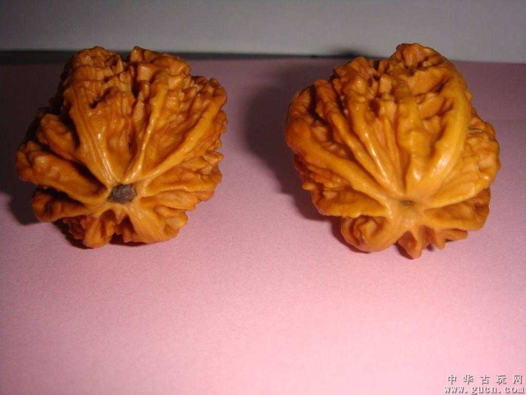 文玩核桃黄金甲一对(编号h004)