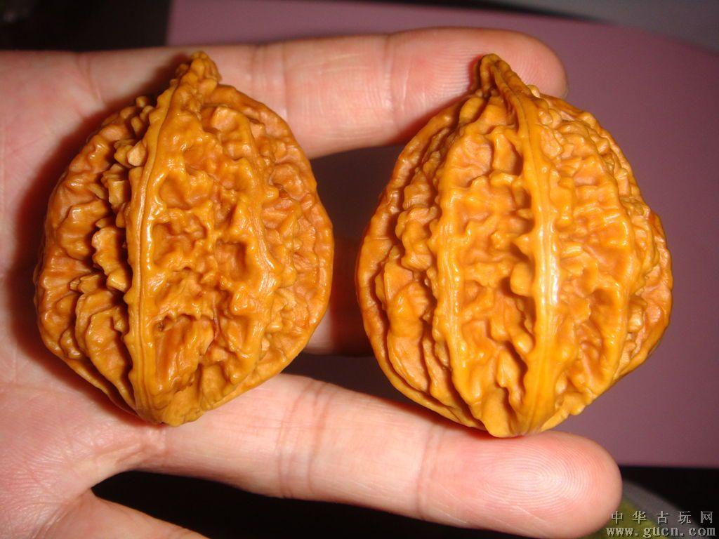 文玩核桃黄金甲一对(编号h004)