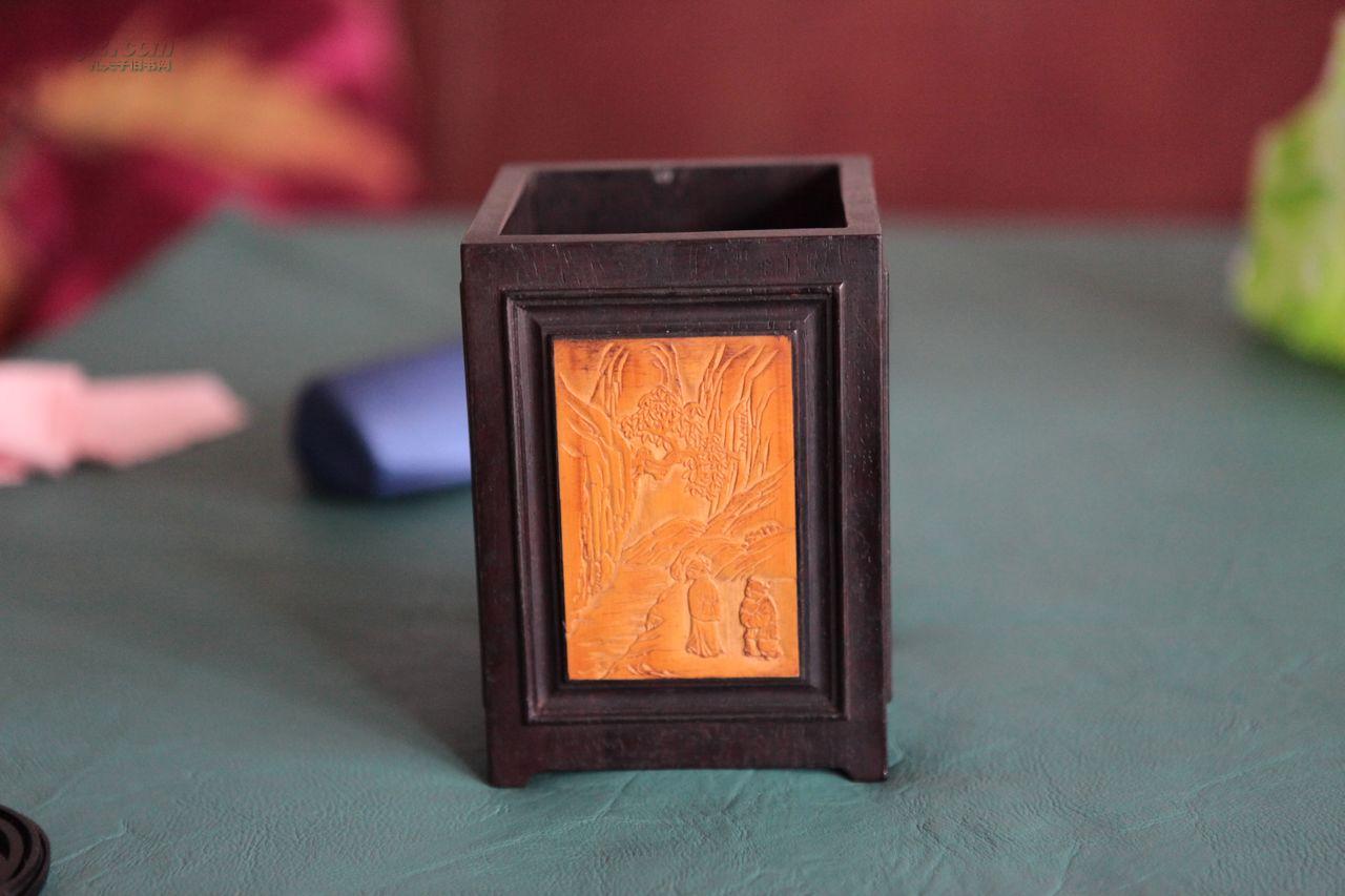 宝庆竹刻张宗凡作品四面镶竹簧笔筒