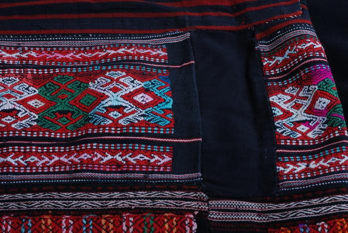 中国纺织活化石海南黎族古董老黎锦筒裙人形纹2