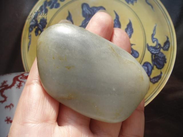 正品新疆和田玉籽料 灰料 原石一块 重:67.9克