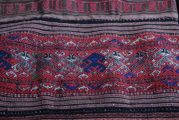 中国纺织活化石海南黎族古董老黎锦筒裙人形纹3