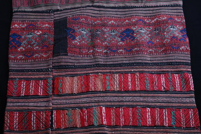 中国纺织活化石海南黎族古董老黎锦筒裙人形纹3