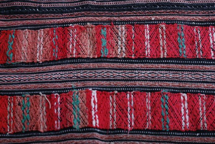 中国纺织活化石海南黎族古董老黎锦筒裙人形纹3