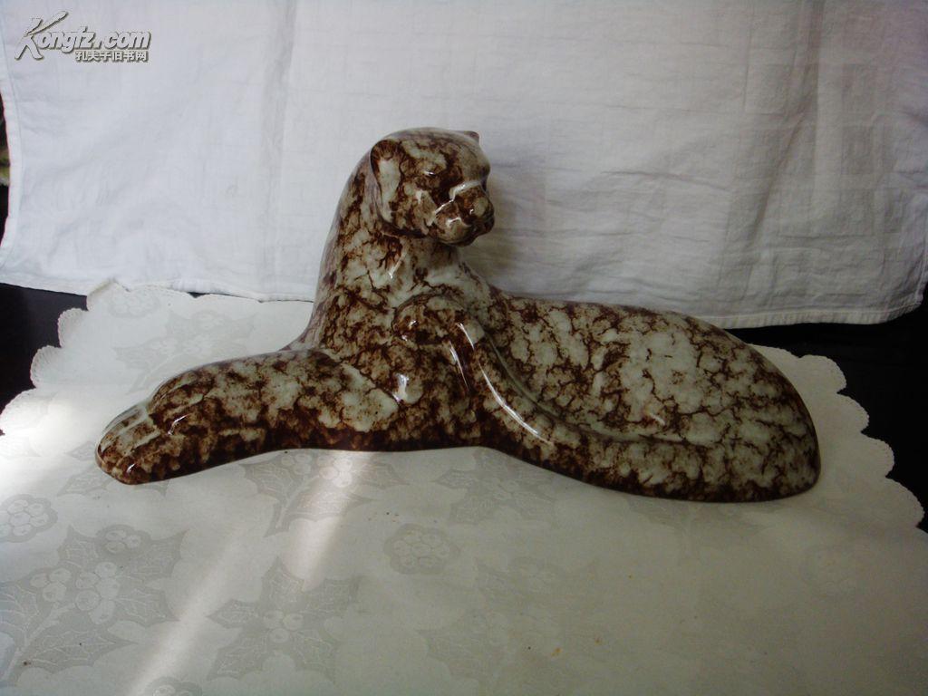 商品描述制 作 (发 行) 人:陈继民年    代:80至90材    质:瓷器尺