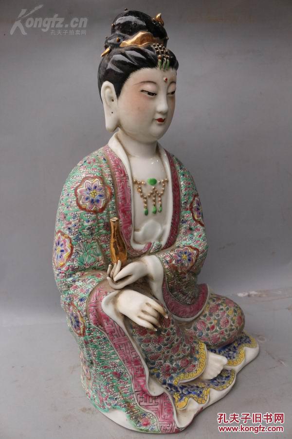 晚清"福建会馆"款大型粉彩瓷錾花净瓶观音像