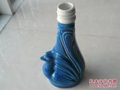 蓝釉凤酒瓶