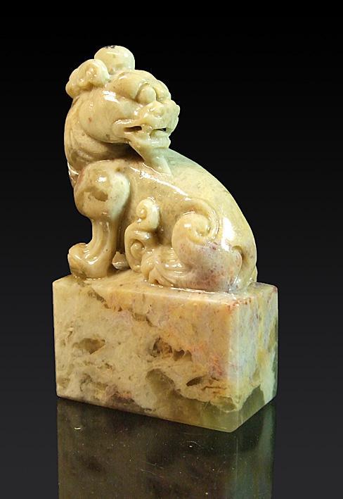 【高档寿山石】老坑善伯冻螭虎钮方章 编号p177