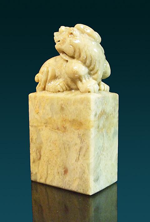 【高档寿山石】老坑善伯冻螭虎钮方章 编号i212