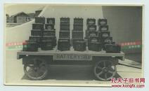 民国时期香港深水涉蓄电池商店不同电池型号展现老照片。13.7X8.1厘米
