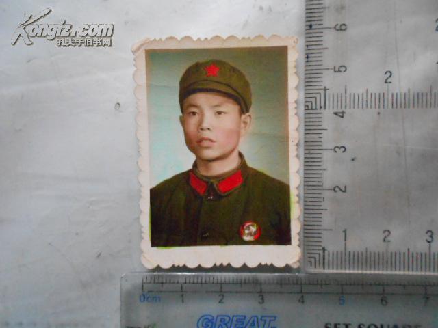 手工上色别像章戴军帽军人老照片 拍品编号:17317791