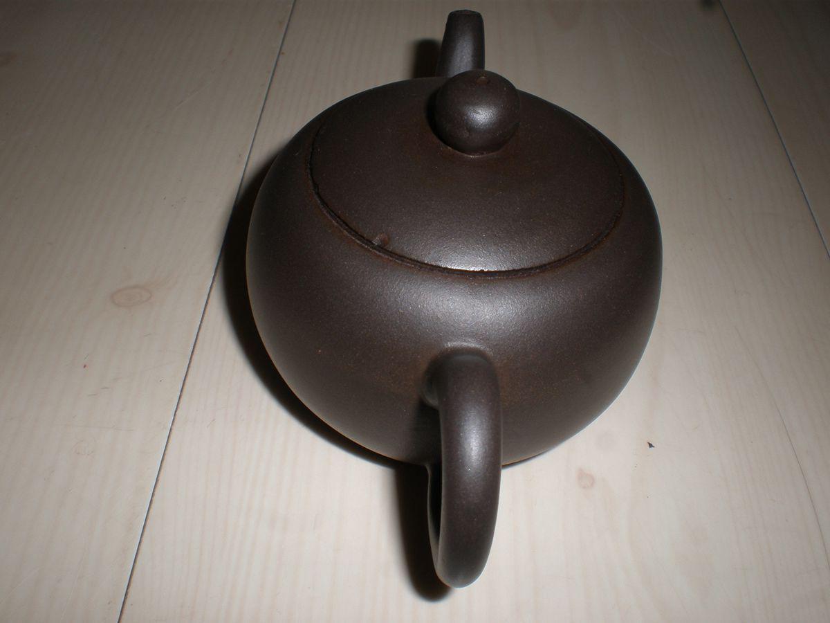 名家紫砂壶:谈碧云制底款纯手工原矿泥黑泥圆球已有包浆的一把紫砂壶