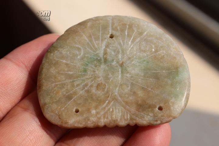 出土翡翠大开门明清老坑糯米种带沁厚实翡翠三孔花帽片