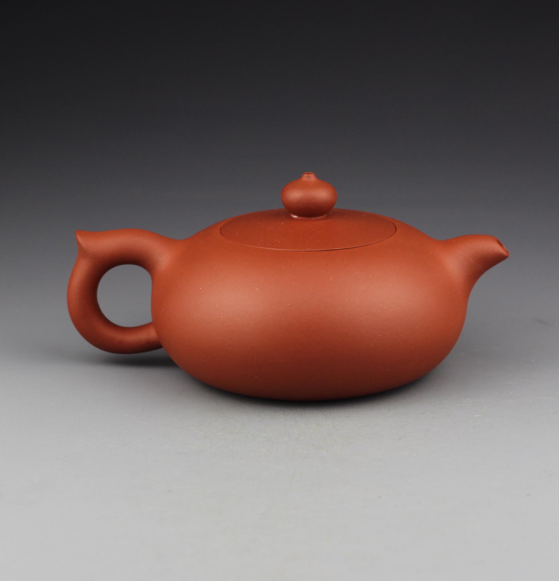 宜兴紫砂壶 周国君 原矿清水泥 扁玉壶【附作者保真证书及作品照片】