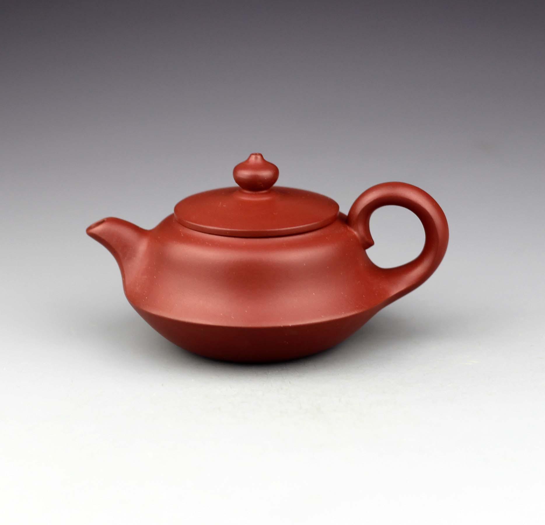 宜兴紫砂茶壶 周国君 鸡血红 飞曲壶【附作者保真证书及作品照片】