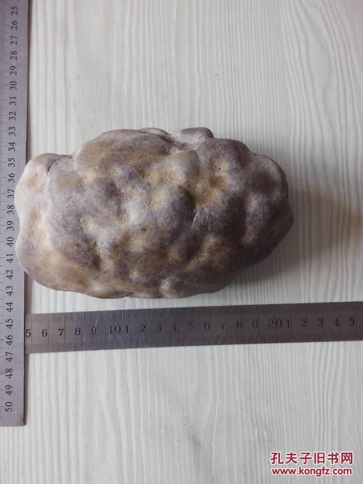 奇石摆件,形状独特镇宅宝石.重量1275货号38