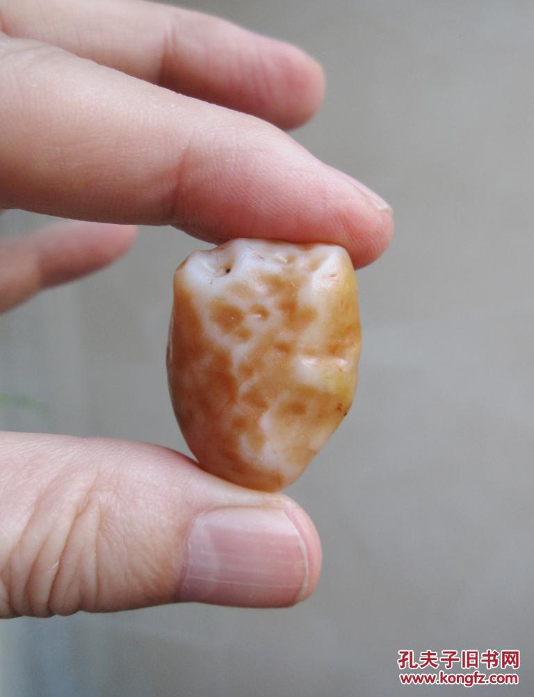 天然奇石造型石戈壁石玛瑙质沙漠漆原石吊坠挂件收藏品:随身护卫