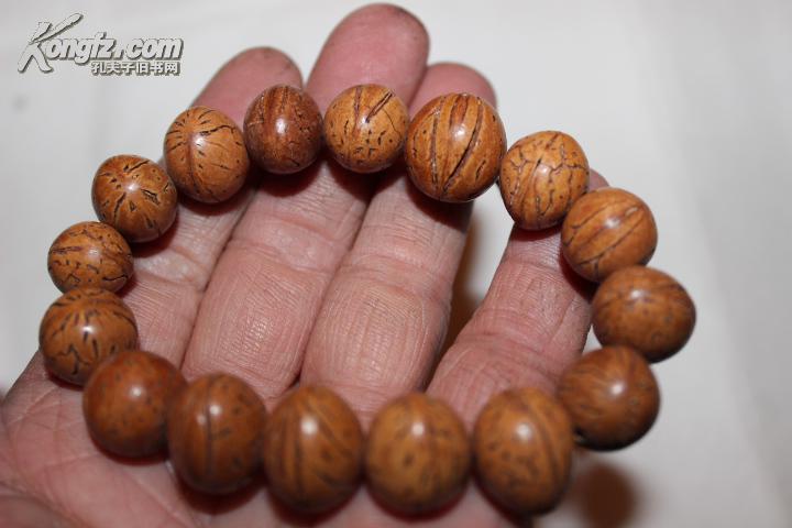 16颗杏胡珠手串