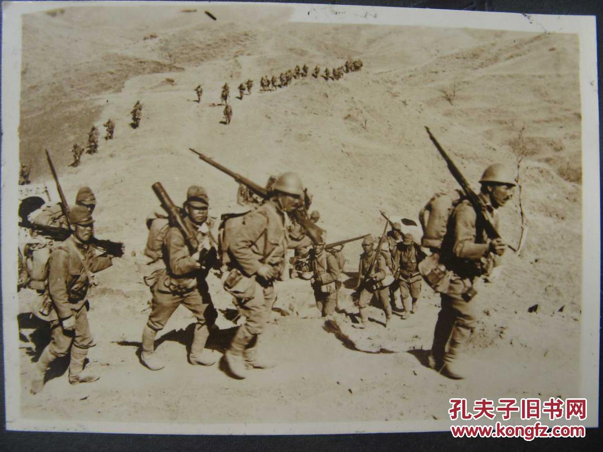 (下册,请到照片区参拍)日军第四师团61联队相册,天皇,南京,激战等100