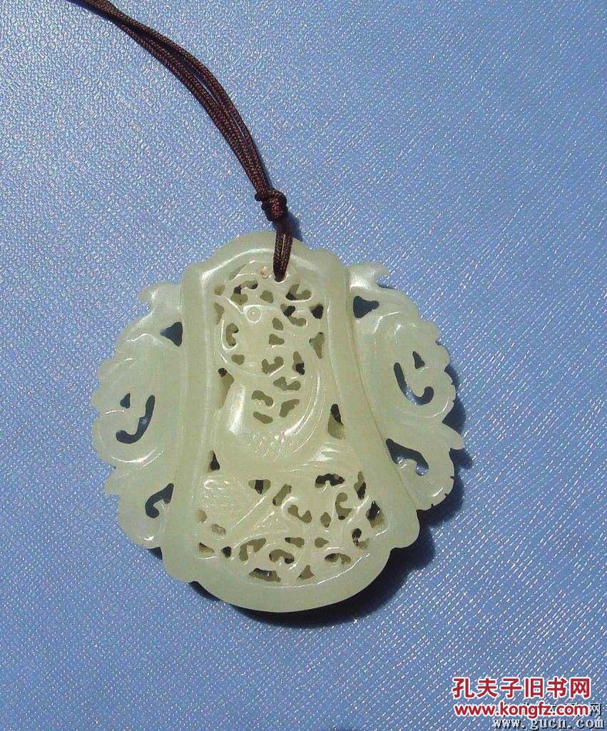 明代和田玉凤鸟纹香囊造型难度高古雅而可爱高雅女士胸前的美丽玉饰