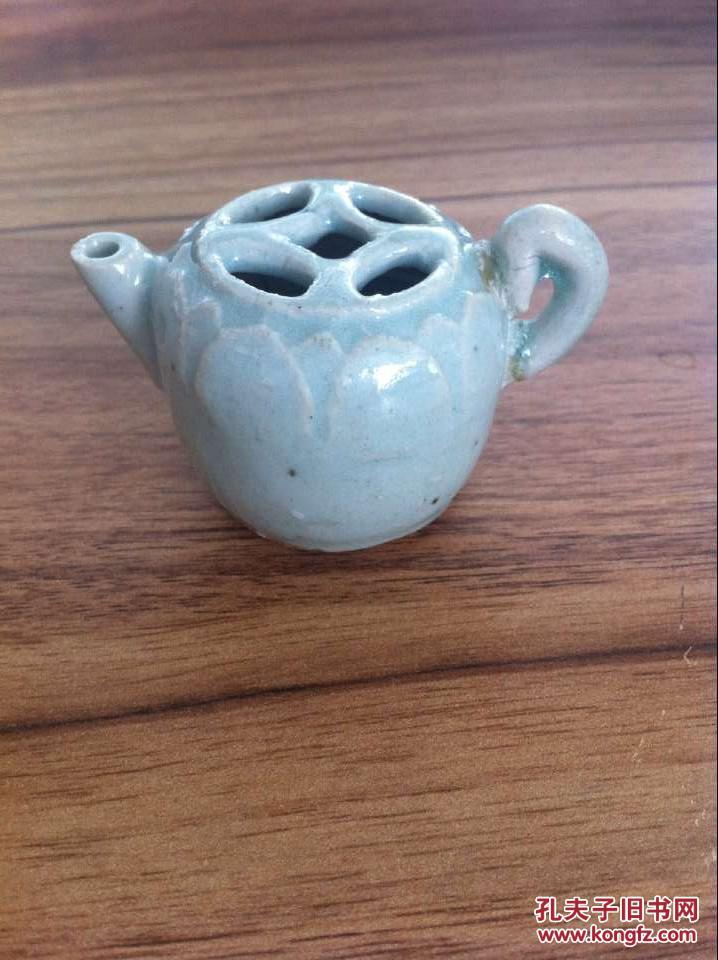 清代豆青釉砚滴