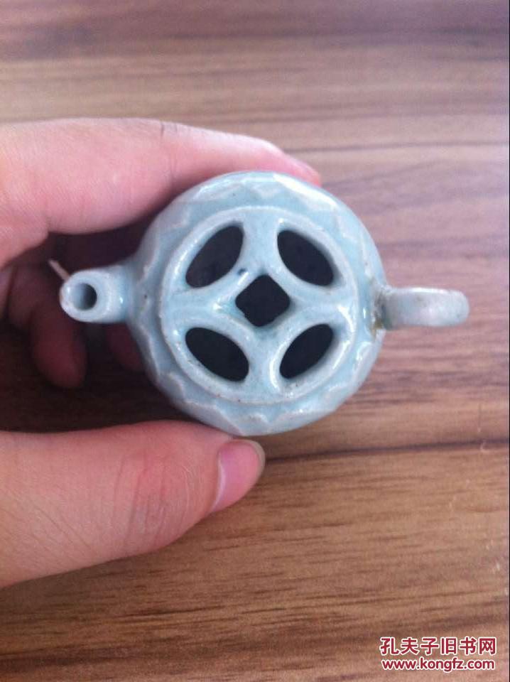 清代豆青釉砚滴