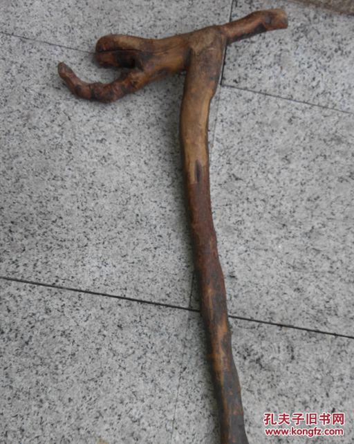 老枣木拐杖,长138厘米左右,风裂,结实.