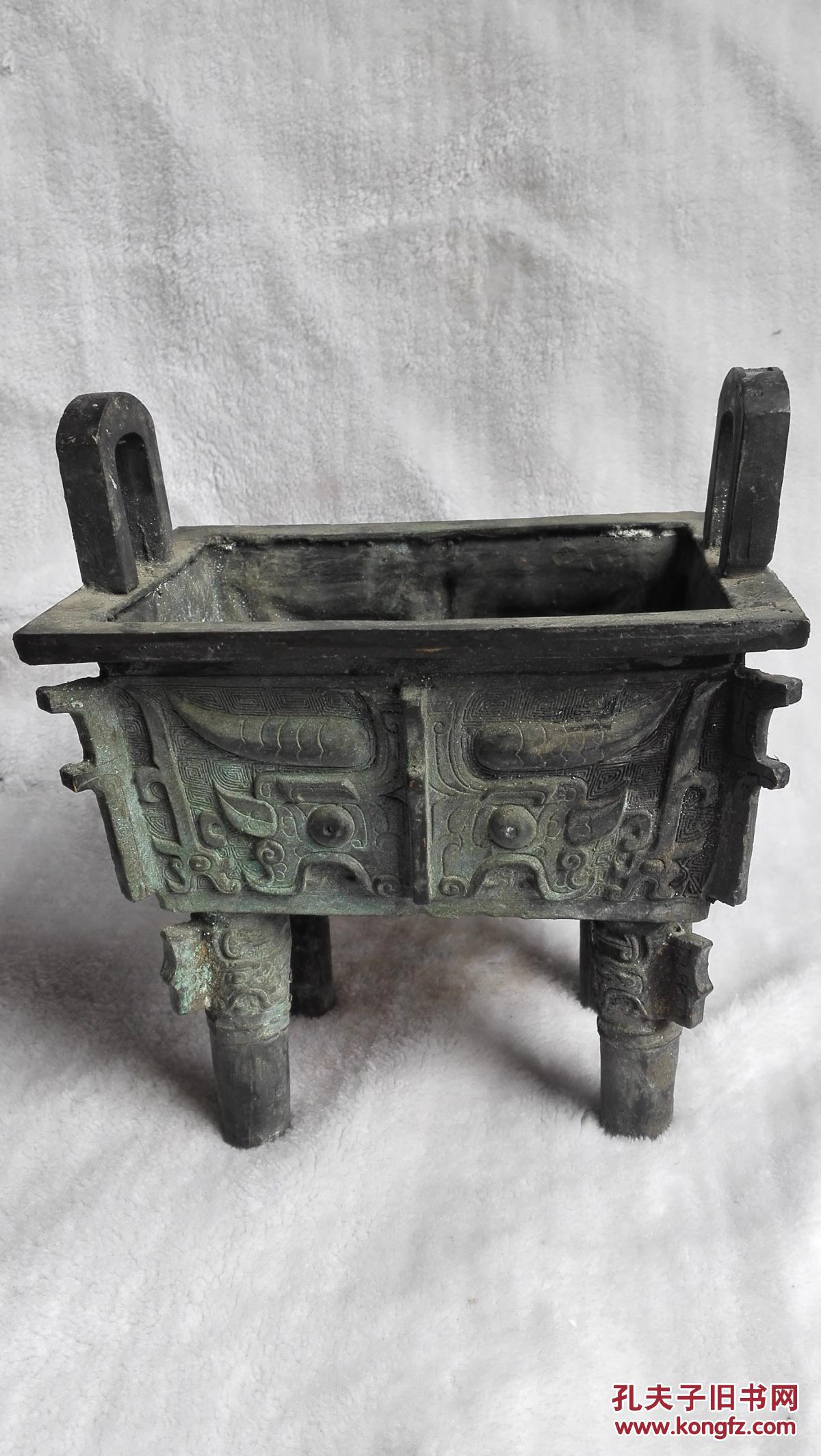 商代青铜鼎,重约6斤 拍品编号:28099272