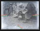 民国早期山东泰安的耍猴杂耍杂技表演艺人玻璃底片一张，10.7X8.1厘米带原装封套。拥有底片即拥有版权。