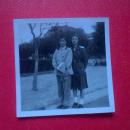 50年代老照片  两 女军人合影      大连