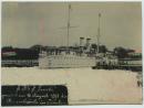 清代1906年8月16日大型军舰通过天津白河码头闸口老照片, 大量中国百姓围观