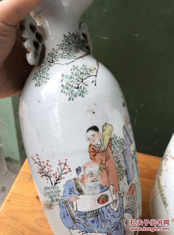 同治年间粉彩瓷器花瓶