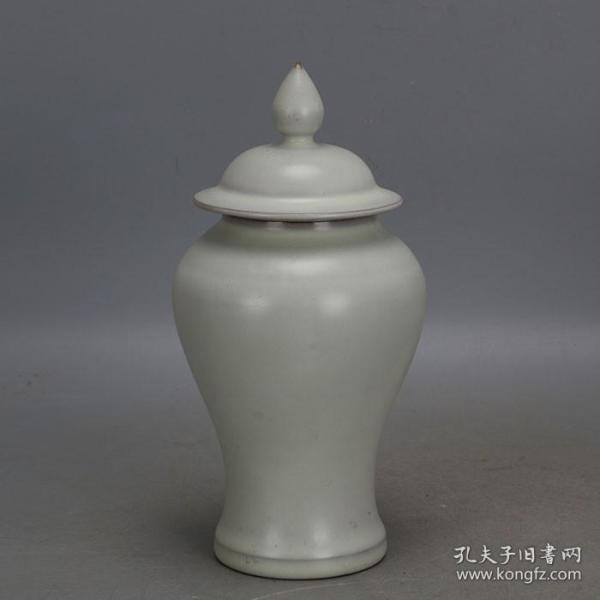 宋代汝窑铁胎月白釉将军罐