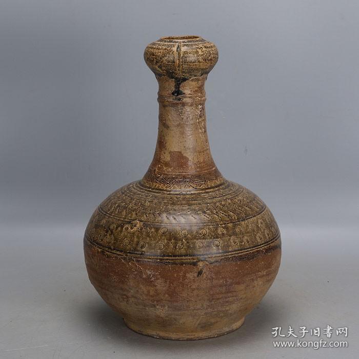 汉代越窑原始青瓷刻花蒜头瓶
