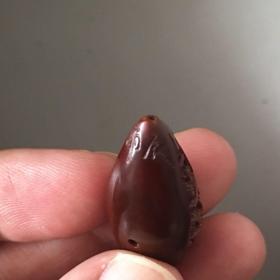 80821j05 雨辰款橄榄核雕尺寸:长度约 4 厘米.核舟再现!