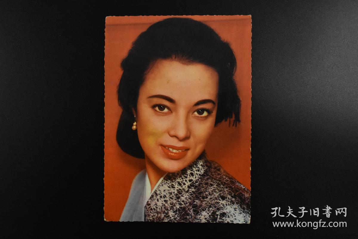 5cm 出生于辽宁省灯塔市 祖籍日本佐贺县 本名山口淑子 歌手 日本战败