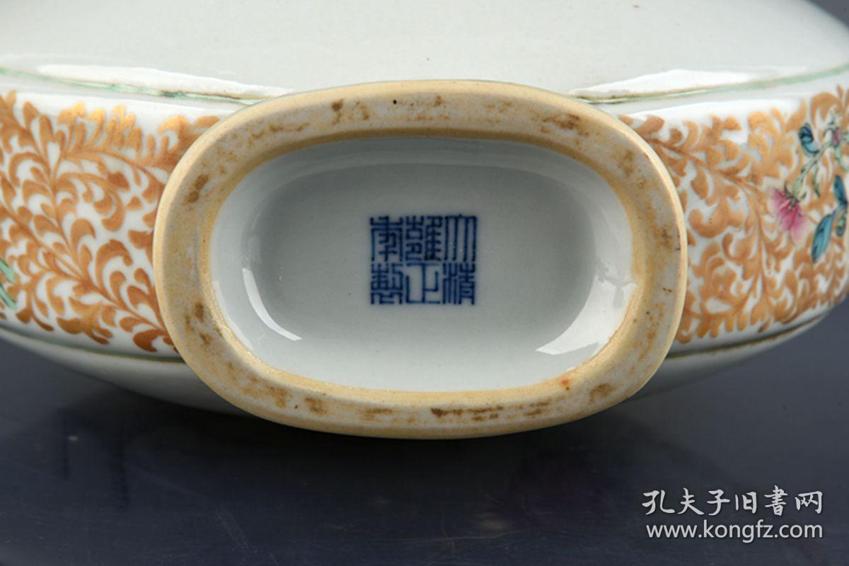 大清雍正年制粉彩描金美人带子纹绶带扁腹葫芦瓶