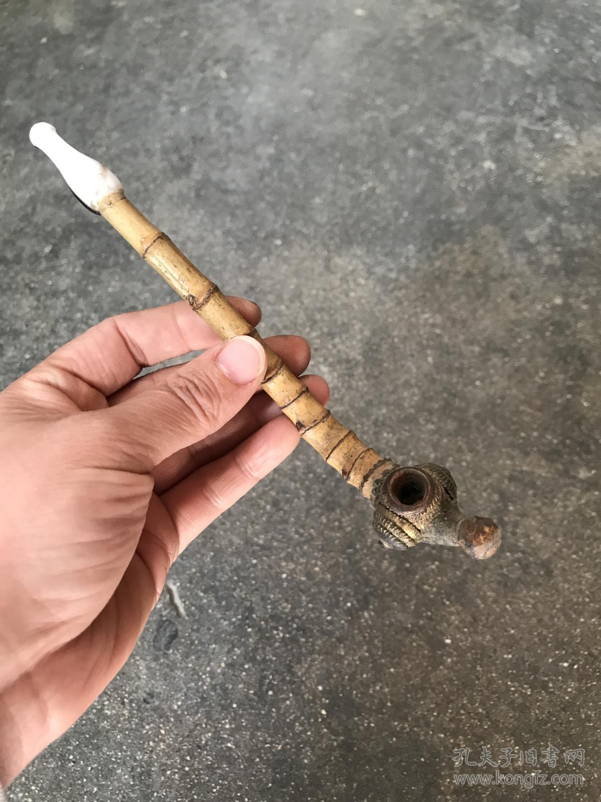 收来的早期一个竹雕老烟杆 造型独特_孔夫子旧书网