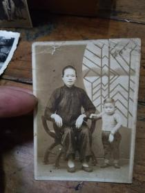 民国时期家庭照片 两张合售