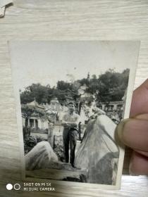 60年代照片：于香港虎豹别墅单人照