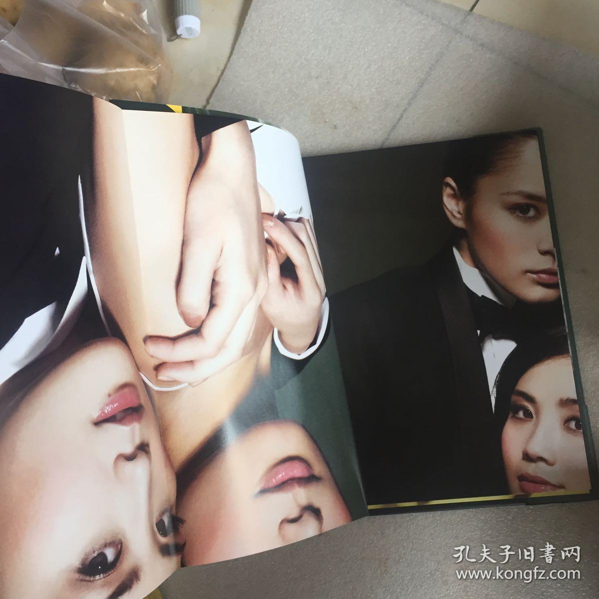 twins(写真集)完美影音珍藏特典--我们相爱6年(附2张光盘)