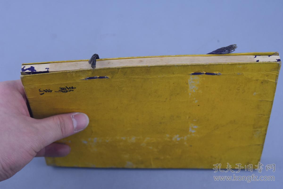 图 华道家元华之美花心粧之卷 一册全大量生花图片日本插花生花盛花古流池坊花道大量白描风格图片配作品名称介绍插花种类造型花器花台等内容华道家元华务课